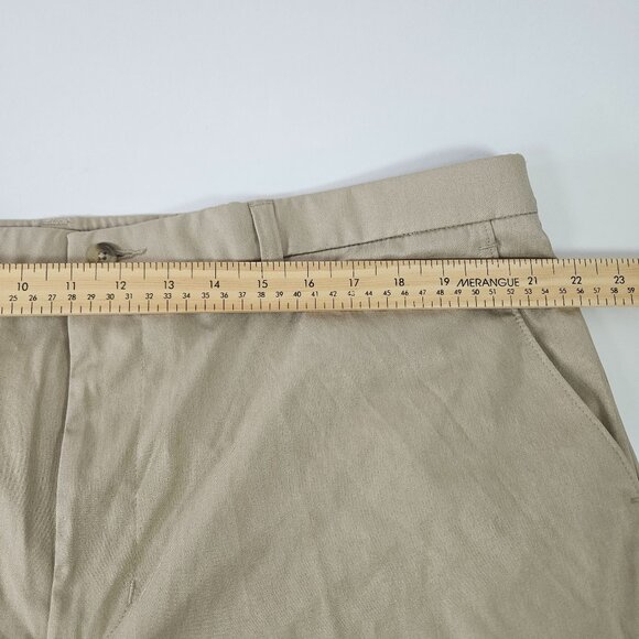 Haggar Premium Cool 18 Men's Shorts Sz 42 Khaki Straight Fit Superflex Waistband - Picture 2 of 10